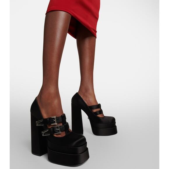 Versace Aevitas Satin Mary Jane Buckle Platform Black Pump 38.5/ 8.5 NWB $1,575 - Picture 2 of 15